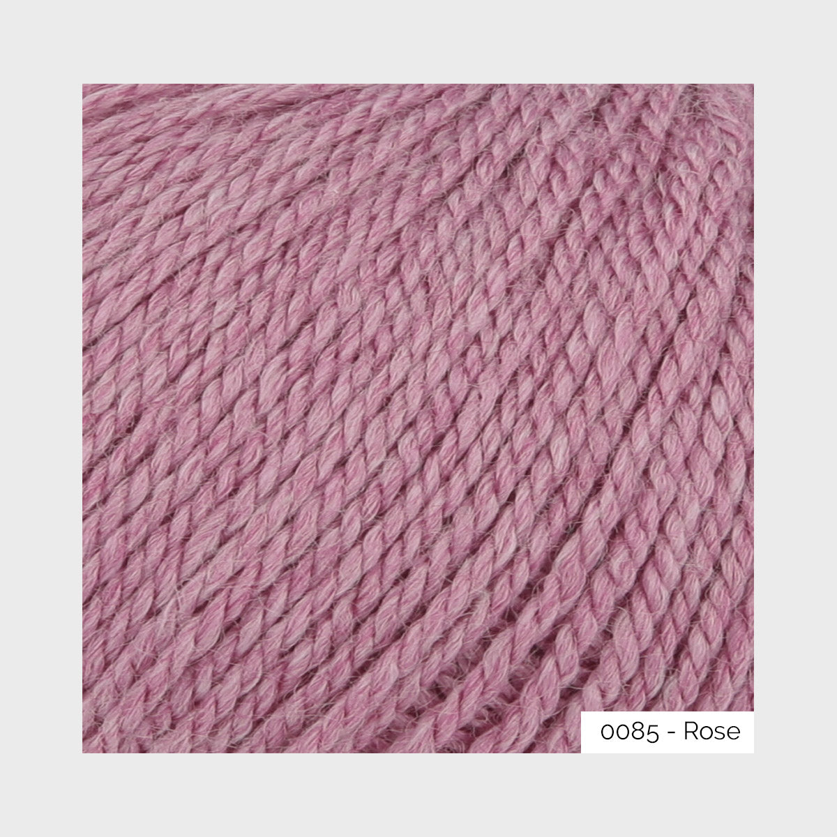 Texture du fil Liza de Lang Yarns, mélange de bambou, mérinos et soie, coloris 0085 Rose