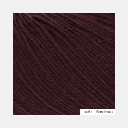 Texture de la laine Merino 400 Lace de Lang Yarns, coloris 0064 Bordeaux