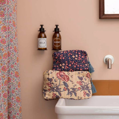 Pochette Teiki de Louise Misha, modèle Midnight Star Garden, en coton imprimé fleuri (un motif par face), doublure déperlante unie