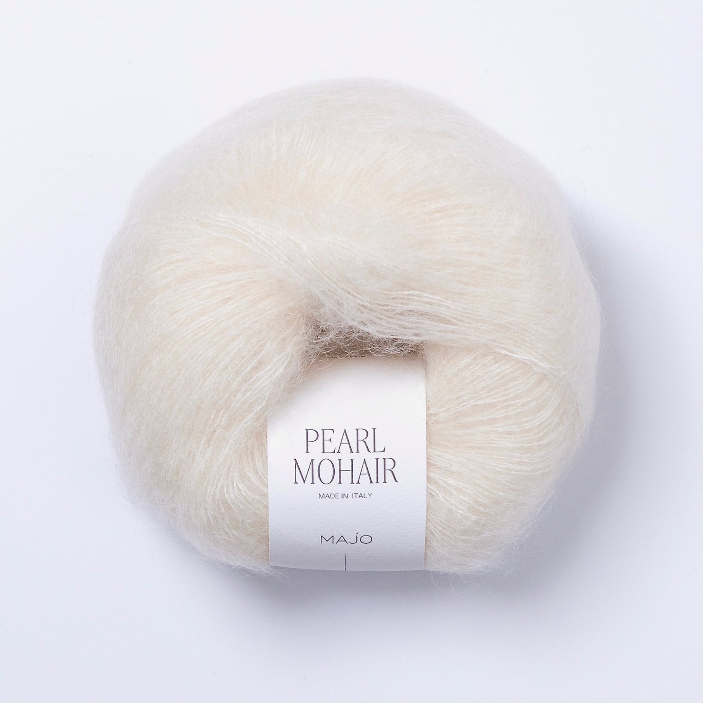 Pelote de Pearl Mohair de Majo Garn, coloris 100 Ivory
