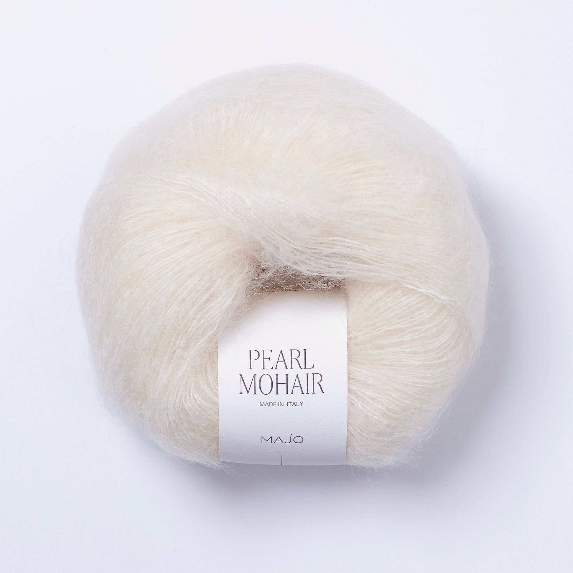 Pelote de Pearl Mohair de Majo Garn, coloris 100 Ivory