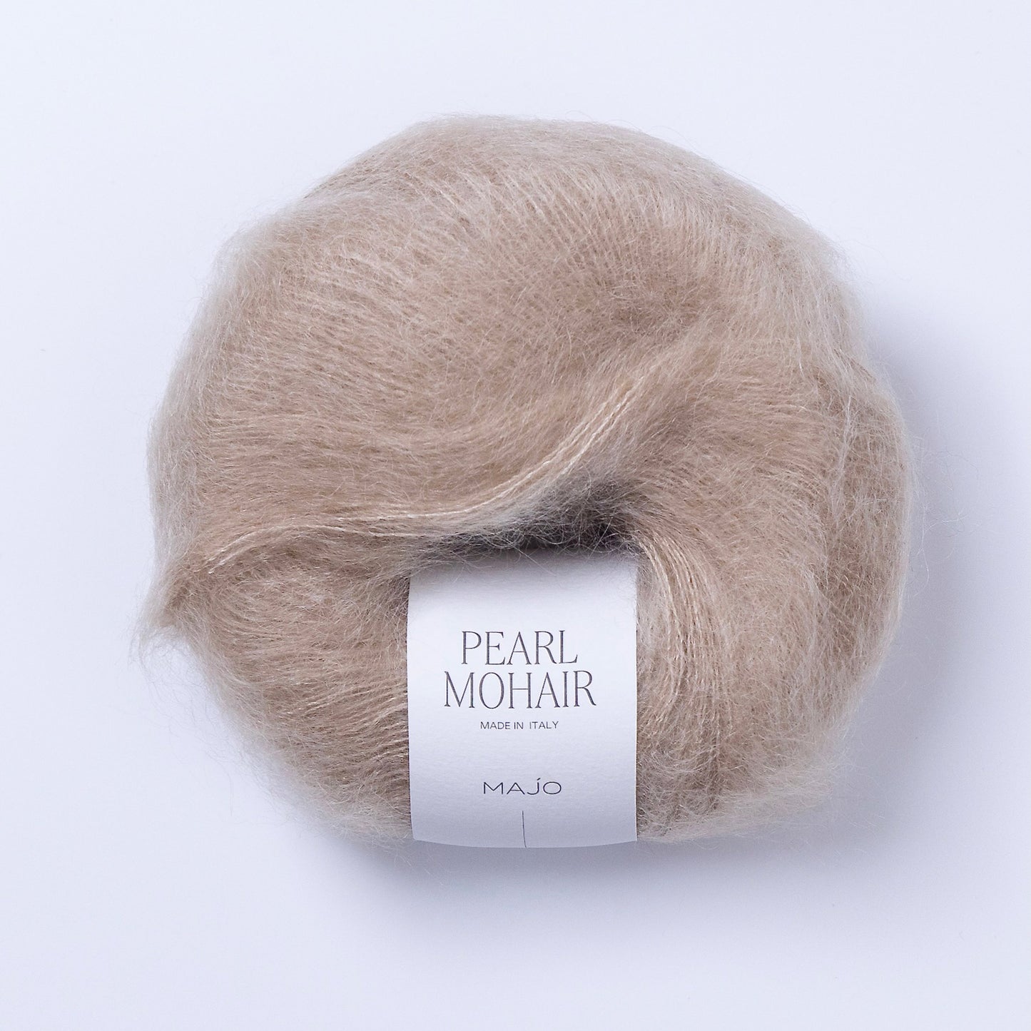 Pelote de Pearl Mohair de Majo Garn, coloris 102 Vanilla