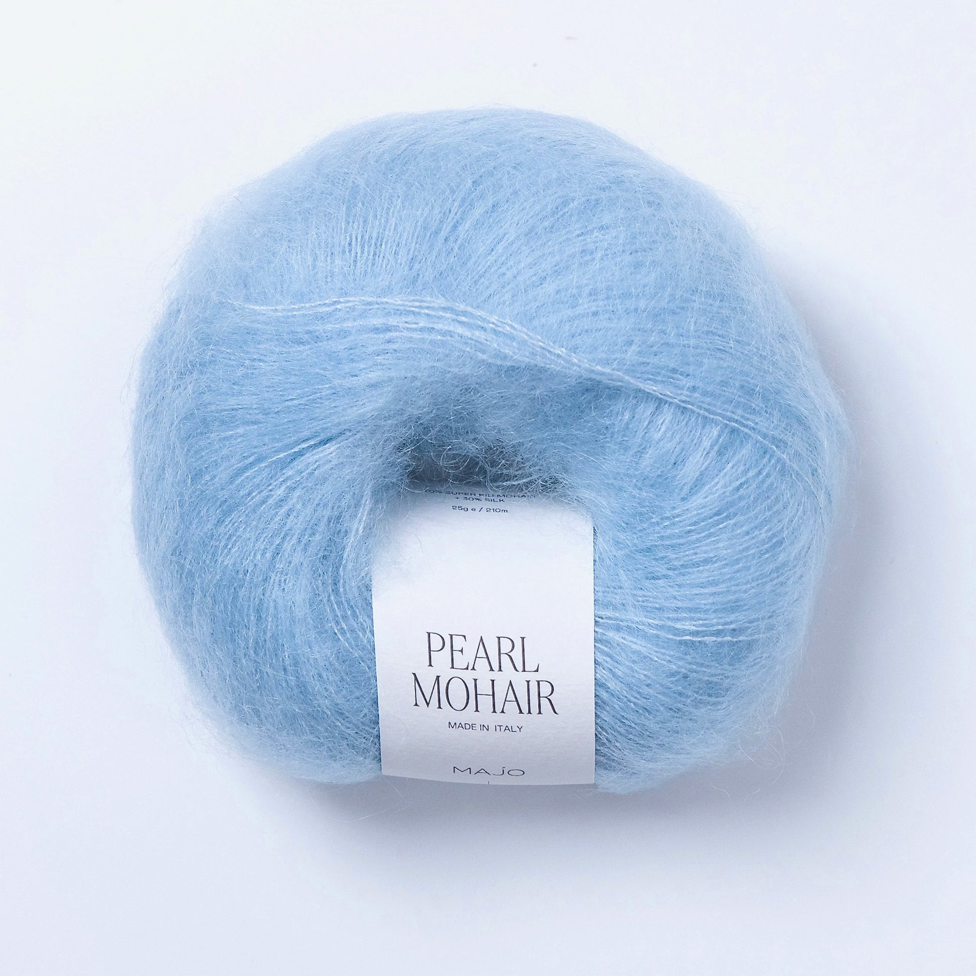 Pelote de Pearl Mohair de Majo Garn, coloris 501 Sky Blue