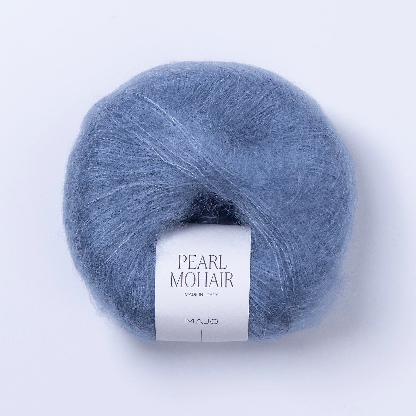 Pelote de Pearl Mohair de Majo Garn, coloris 502 Dusty Blue