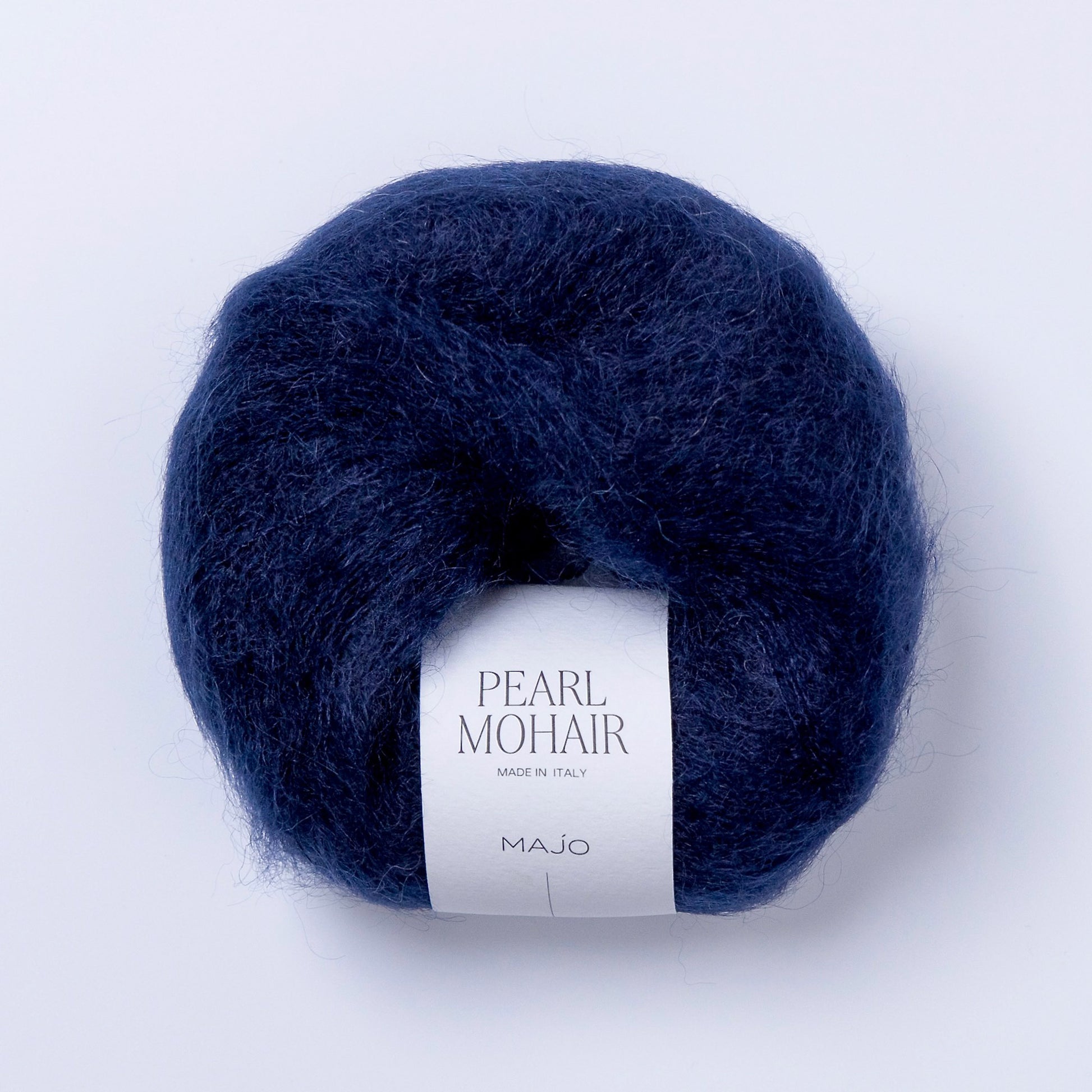 Pelote de Pearl Mohair de Majo Garn, coloris 507 Midnight