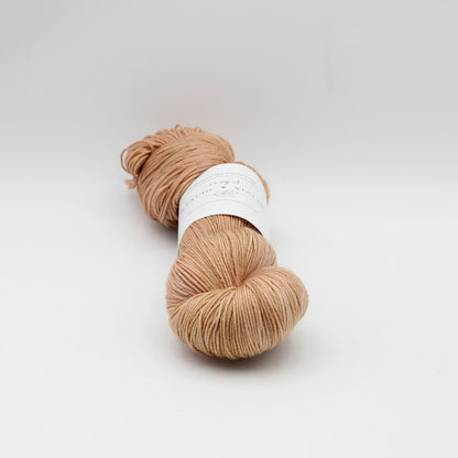 Merino Fingering d'Olivia & Oliver coloris Cozy