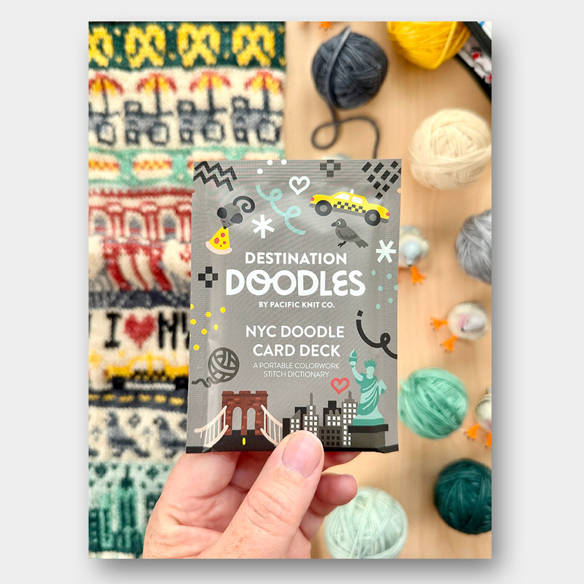 Doodle Card Deck de Pacific Knits Co, modèle New York (foil pack)