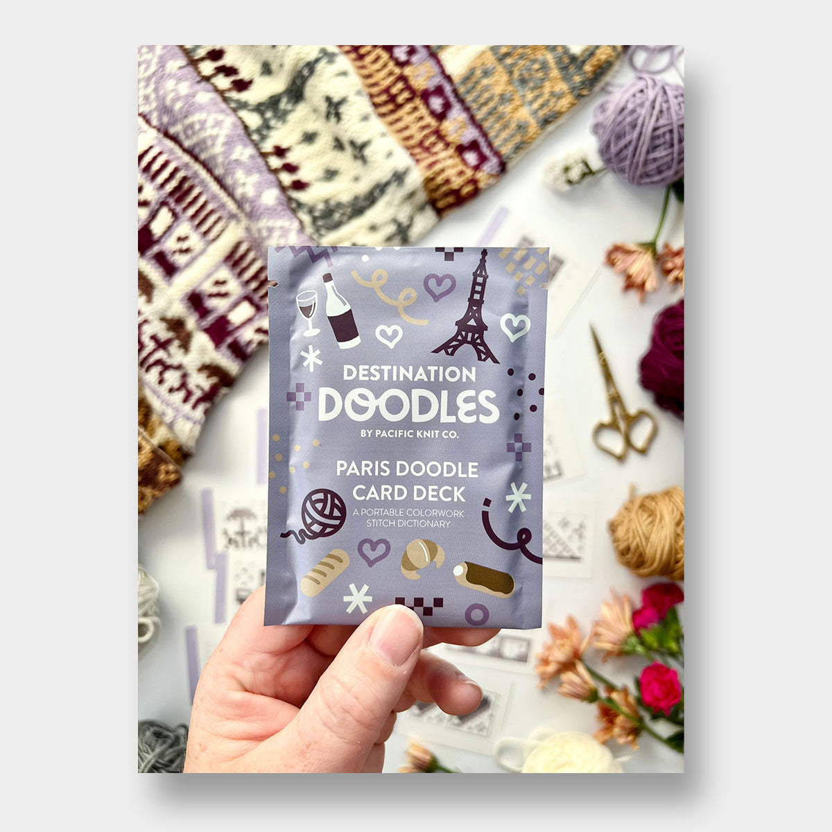 Doodle Card Deck de Pacific Knits Co, modèle Paris (foil pack)