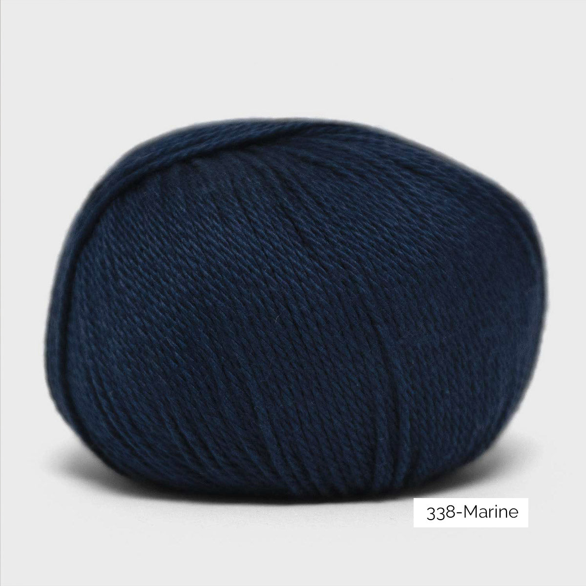 Pelote de Cumbria de Pascuali, mélange de coton pima et viscose de bambou, coloris 338 Marine