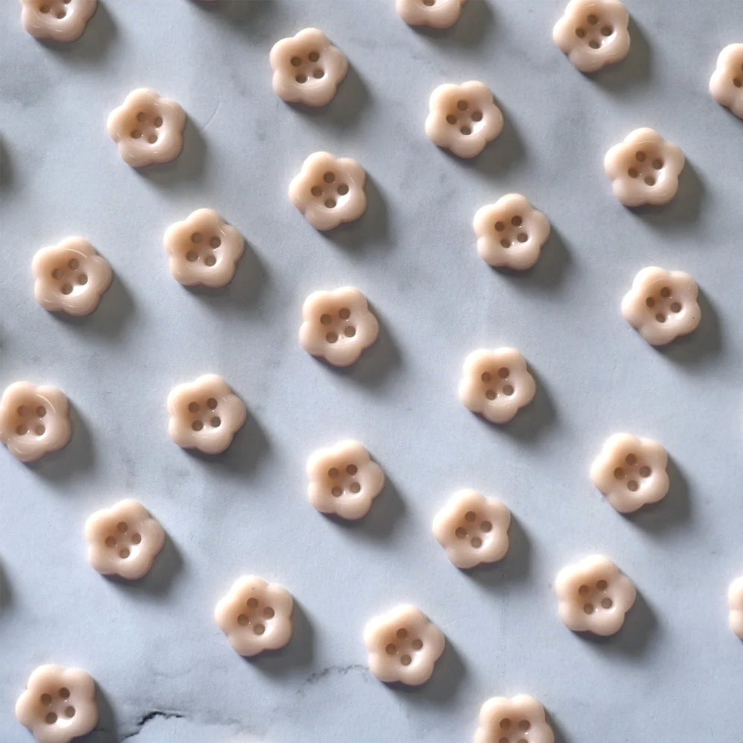 Boutons Pigeon Wishes, modèle Sanded Ceramic Flowers