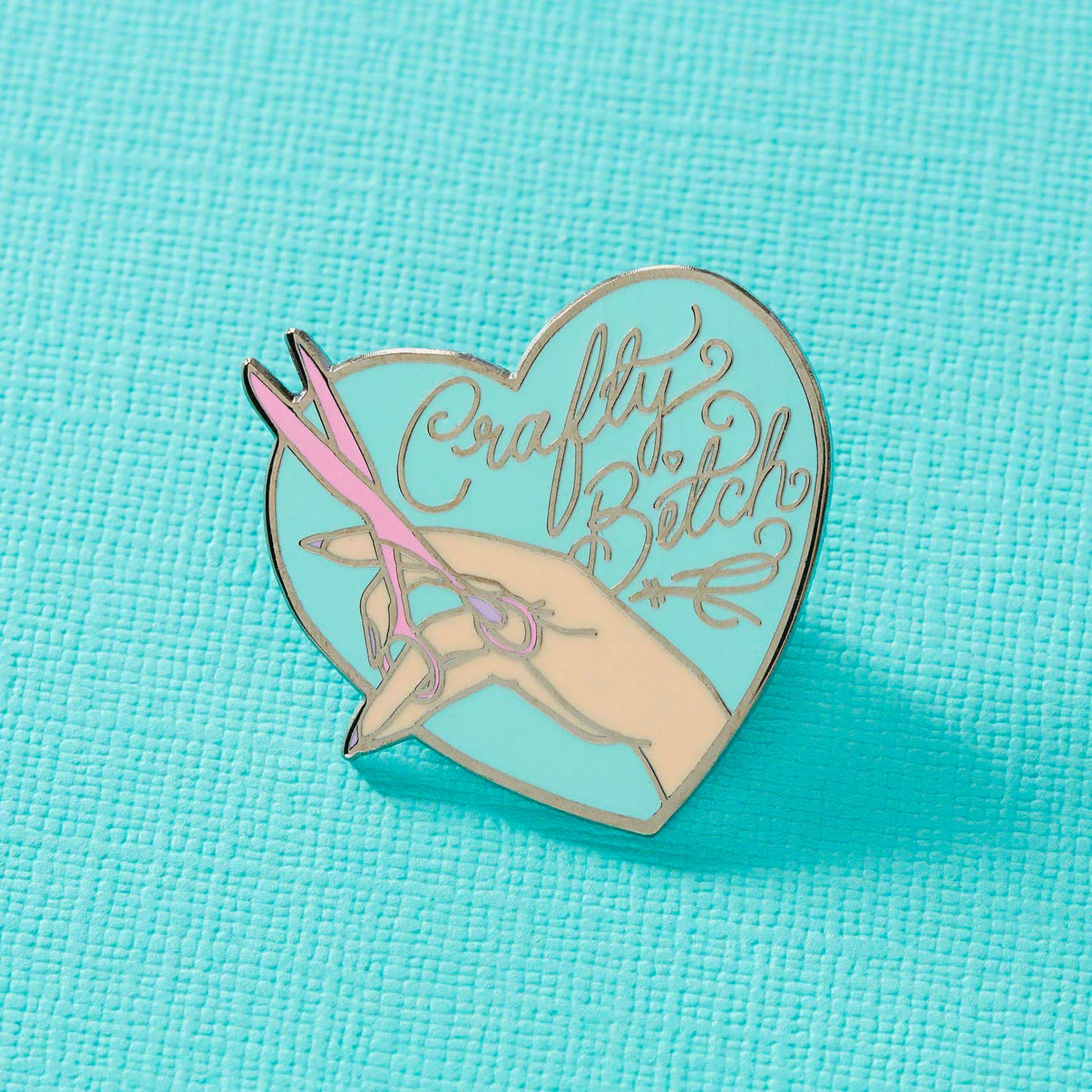 Pin's de Punky Pins modèle Crafty Bitch