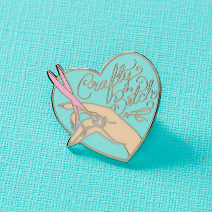 Pin's de Punky Pins modèle Crafty Bitch