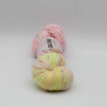 Echeveau de Dashing Fingering de Qing Fibre coloris Fruit Salad