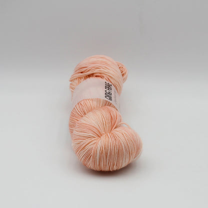 Echeveau de Dashing Fingering de Qing Fibre coloris Moonage