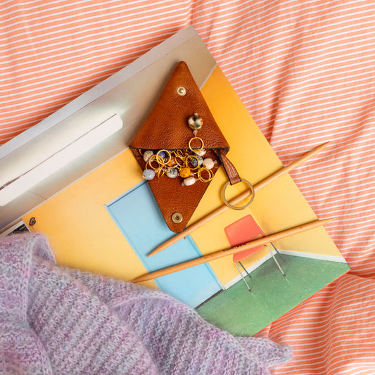Porte-clés "Triangle" P030 de Re:Designed, coloris Burned Tan