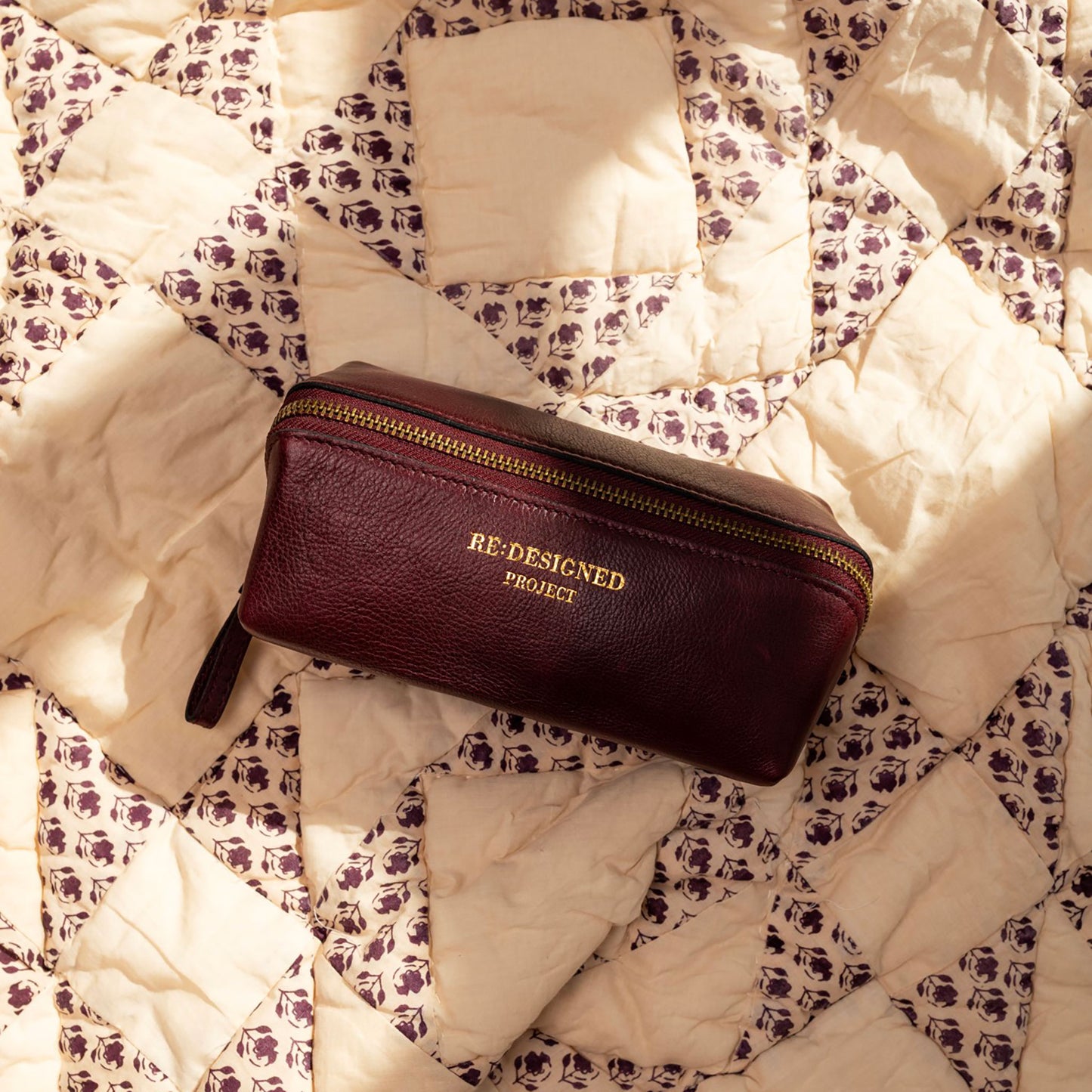 Trousse modèle P036 de Re:Designed coloris Dark Cherry