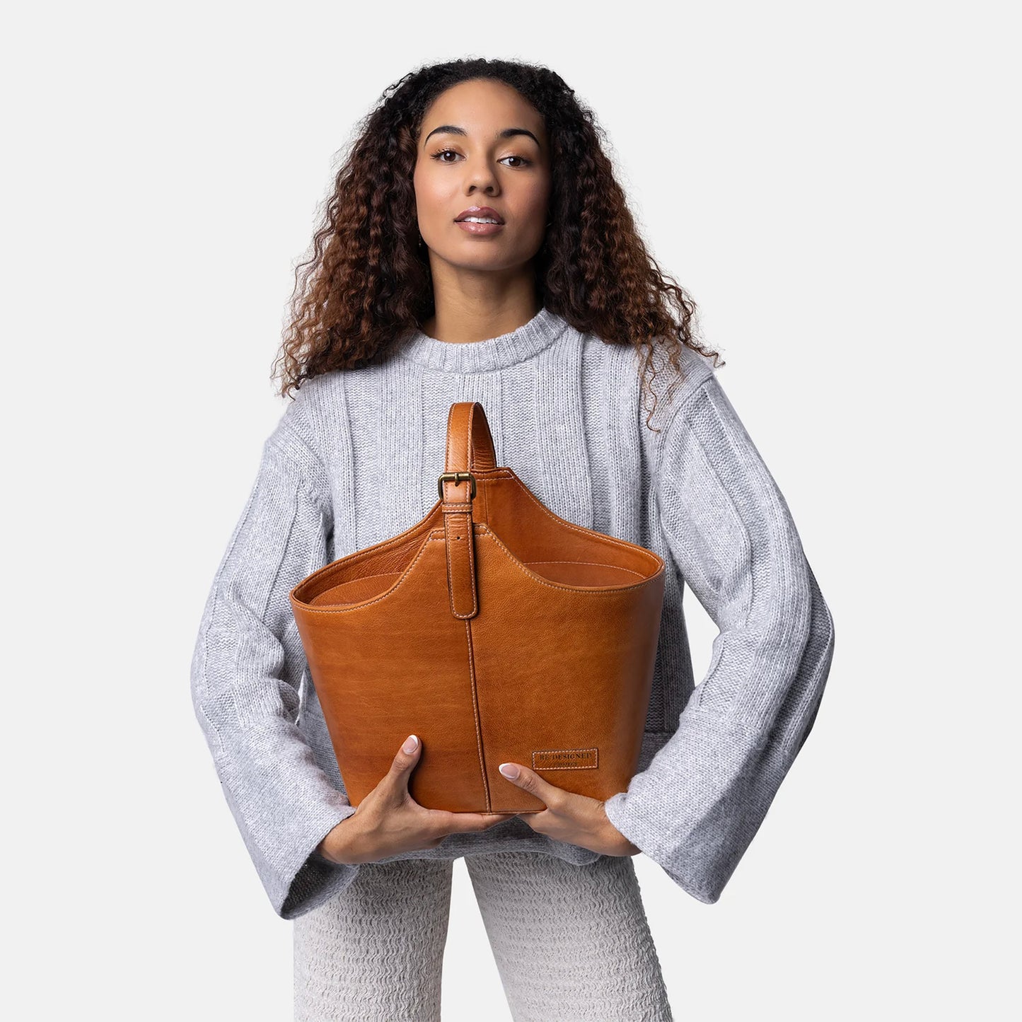 Panier rigide "bucket bag" P071 de Re:Designed coloris Burned Tan