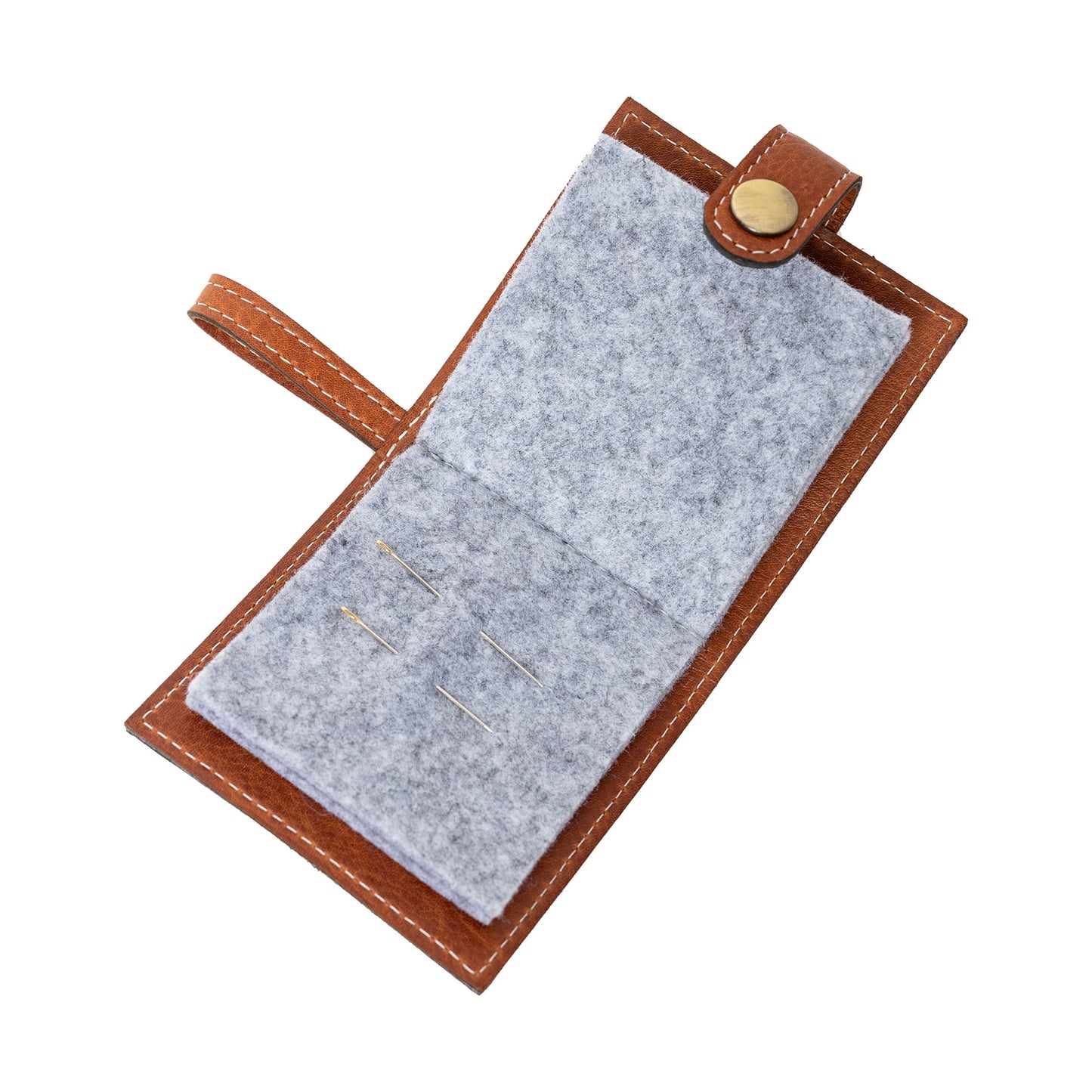 Etui pour aiguilles à coudre ou à broderie P076 de Re:Designed coloris Walnut