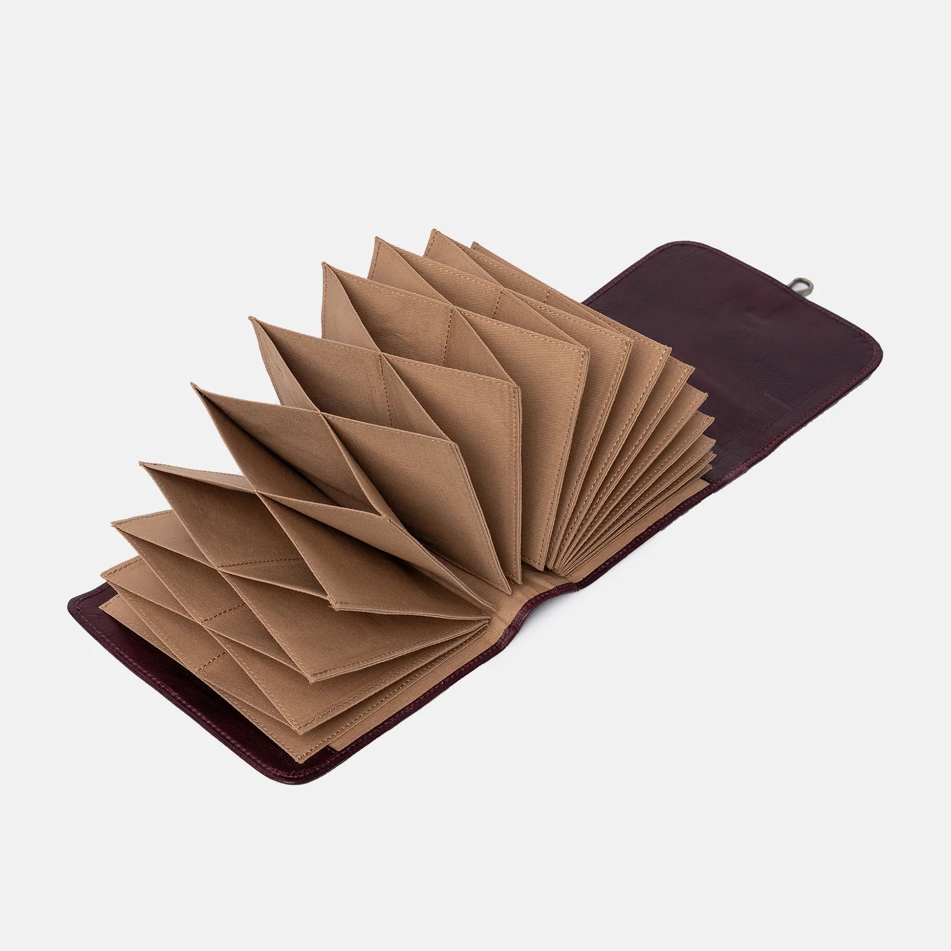 Pochette pour aiguilles circulaires fixes P093 de Re:Designed coloris Dark Cherry