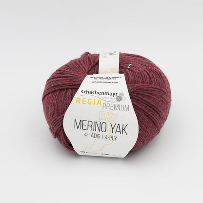 Une pelote de Regia Premium Merino Yak coloris Raisin