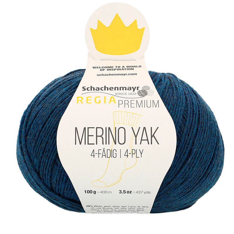 Une pelote de Regia Premium Merino Yak coloris Bleu Nuit