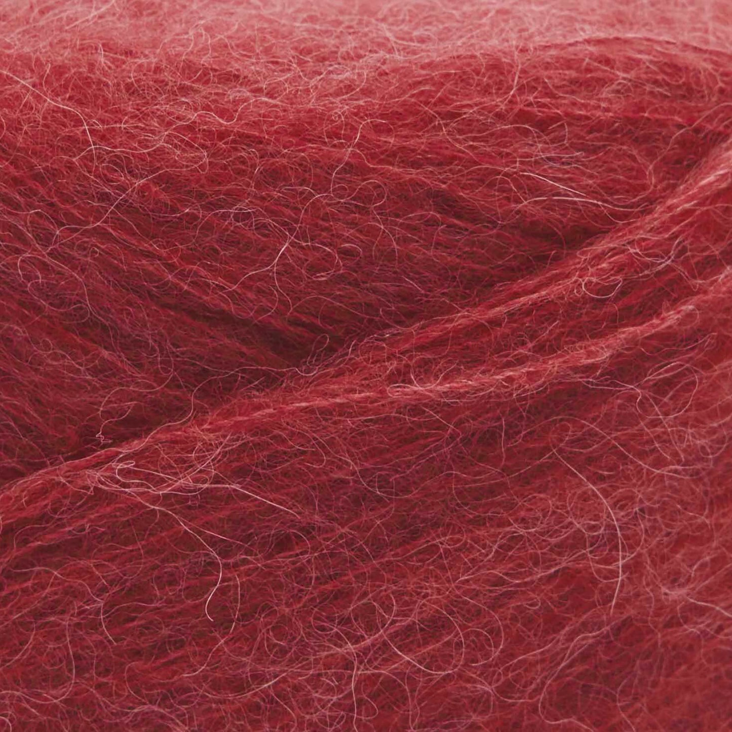 Cake de Baby Alpaca Loves Silk de Rico Design, coloris 08 Cherry