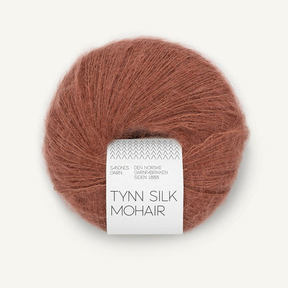 Pelote de Tynn Silk Mohair de Sandnes Garn coloris 3052 Pecan Brown