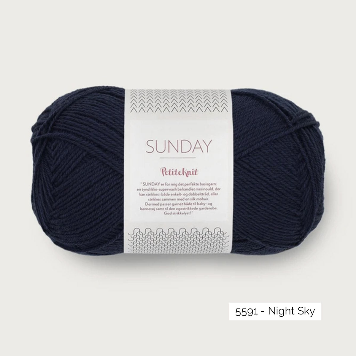 Pelote de mérinos non superwash Sunday de Sandnes Garn, collection Petite Knit, coloris 5591 Night Sky