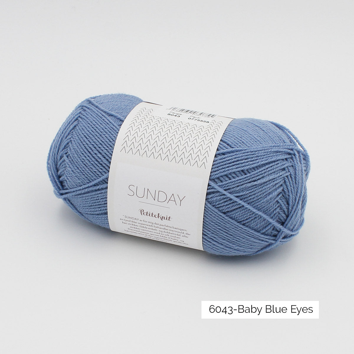 Pelote de mérinos non superwash Sunday de Sandnes Garn, collection Petite Knit, coloris 6043 Baby Blue Eyes