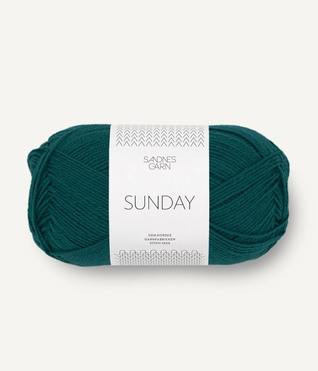 Pelote de mérinos non superwash Sunday de Sandnes Garn, coloris 7281 Dyp Petrol