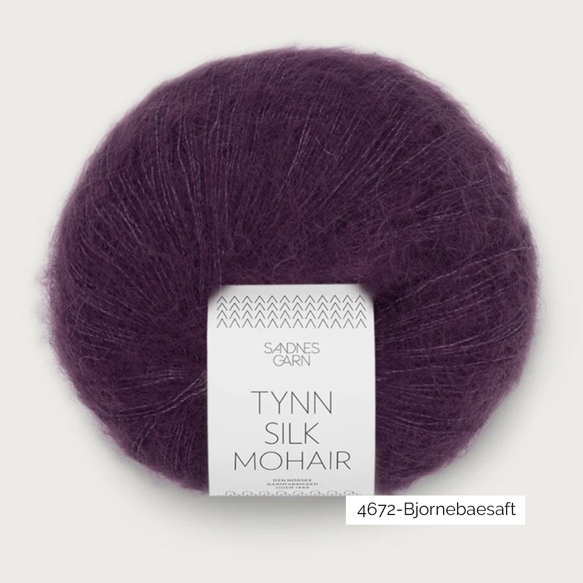 Pelote de mohair et soie Tynn Silk Mohair de Sandnes Garn coloris 4672 Bjornebaesaft