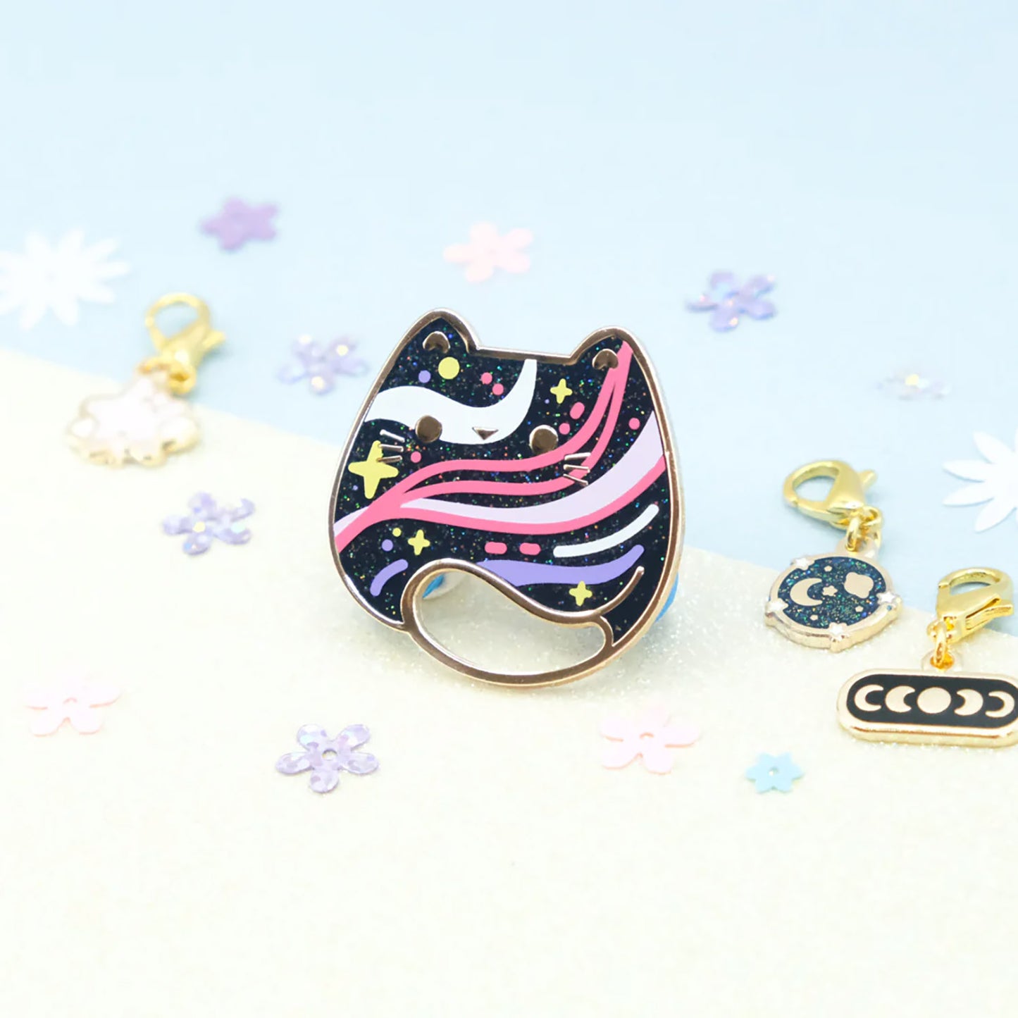 Pin's Keeper Holder de Sparkles in the Wild modèle Ondes Cosmiques