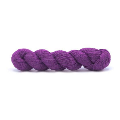 Echeveau de bourette de soie de Spun Silk Yarns, coloris 128 Extraviolet