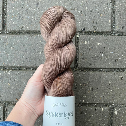 Echeveau de Cashmere Sock de Sysleriget coloris Teddy Bear Brown