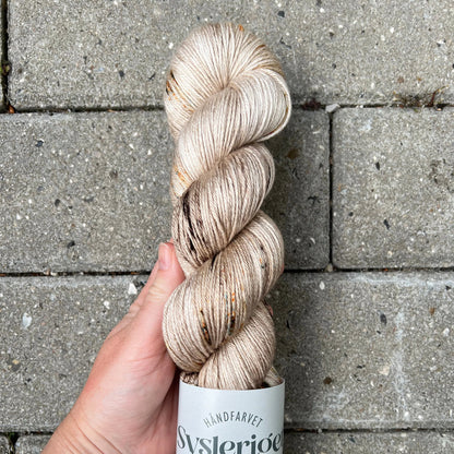 Echeveau de Merino Silk de Sysleriget coloris Chocolate Chip