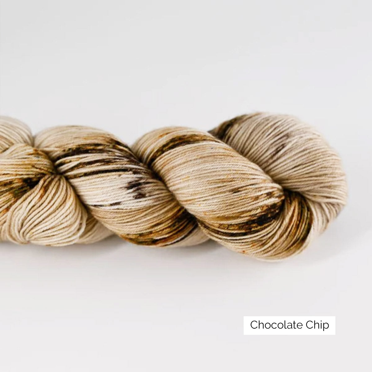 Couleur et texture d'un écheveau de laine à chaussettes Sock de Sysleriget coloris Chocolate Chip