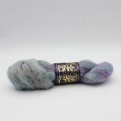 Echeveau de Furisode Suri-Silk de The Hare & The Crow, coloris Abalone