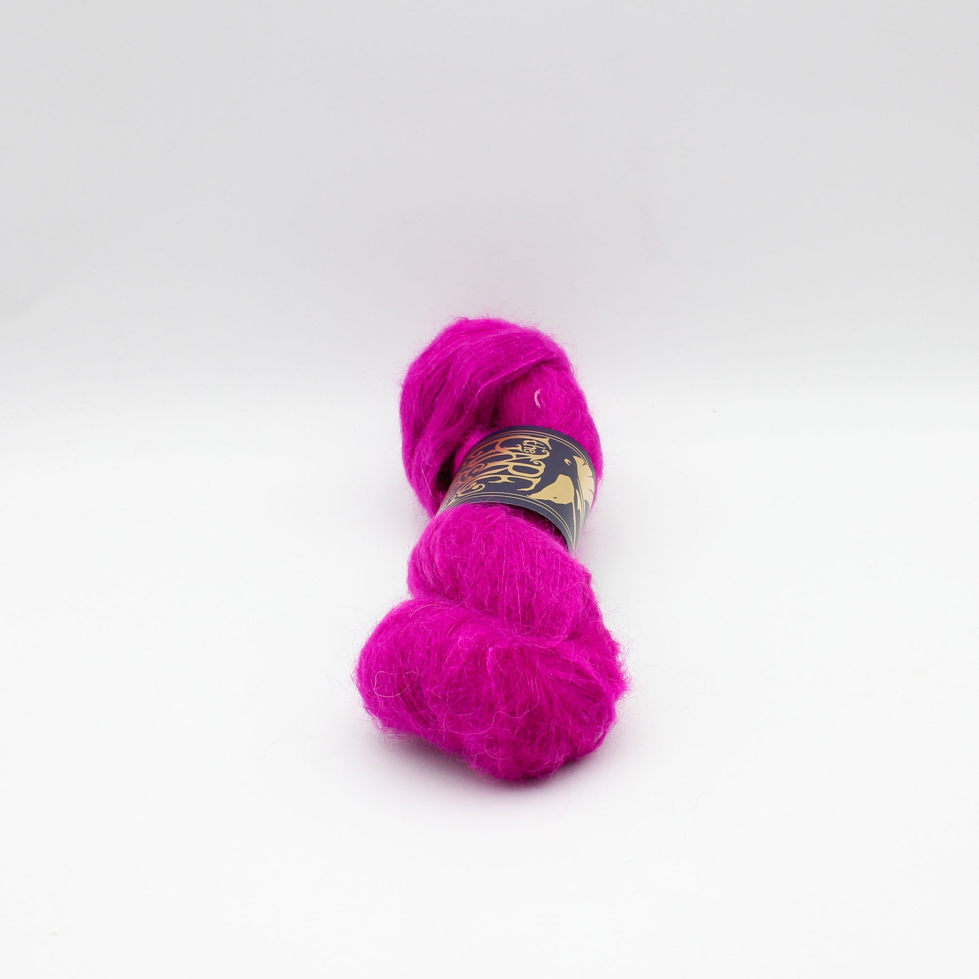 Echeveau de Furisode Suri-Silk de The Hare & The Crow, coloris Fuchsia as Foretold