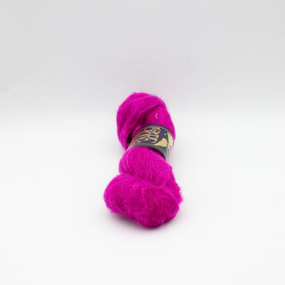 Echeveau de Furisode Suri-Silk de The Hare & The Crow, coloris Fuchsia as Foretold