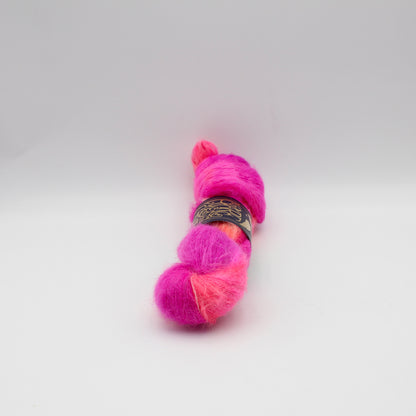 Echeveau de Furisode Suri-Silk de The Hare & The Crow, coloris Pæonia Sebastian Maas