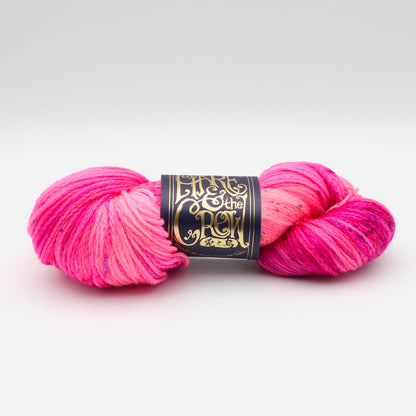 Echeveau de Hanten (fil chaînette) de The Hare & The Crow coloris Pæonia Sebastian Maas