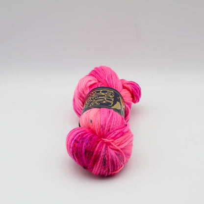 Echeveau de Hanten (fil chaînette) de The Hare & The Crow coloris Pæonia Sebastian Maas