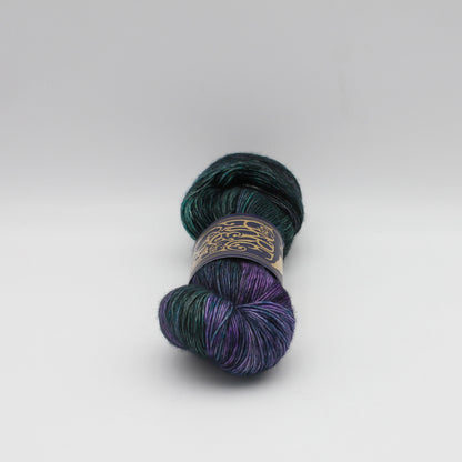 Echeveau de Kakebuton (merino single) de The Hare & The Crow, coloris Somnum